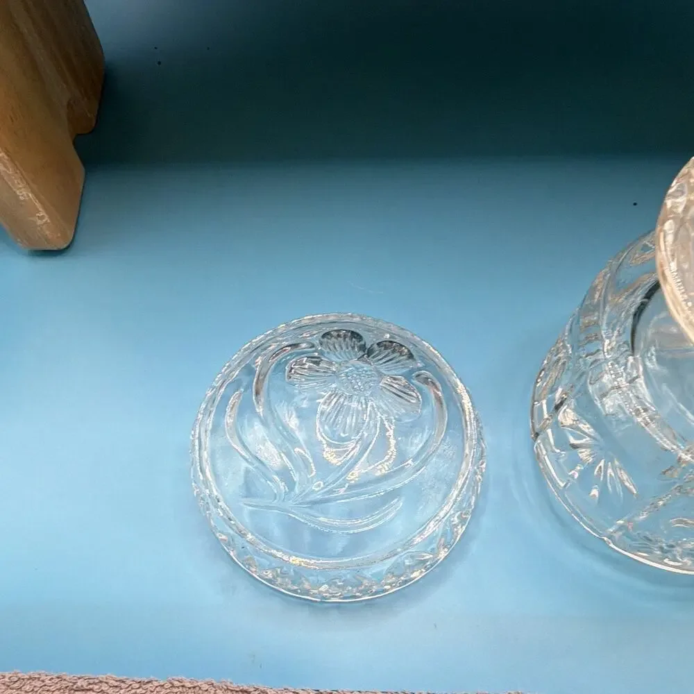 Vintage Avon /fostoria Clear Floral Glass Pedestal Sugar Bowl w/ Lid 1974